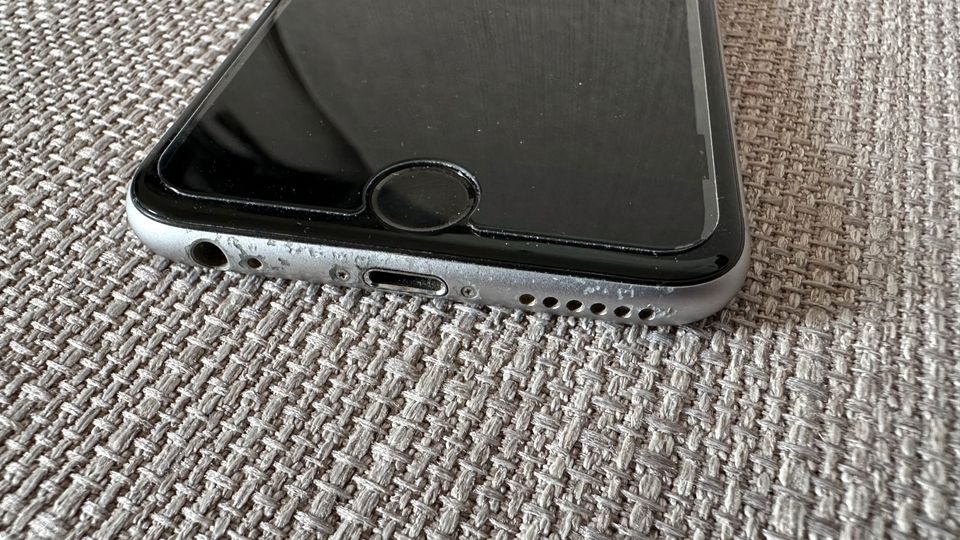 Apple iPhone 6S Spacegrey 16 Gb gebraucht mit Hülle + Schutzfolie in Hamburg