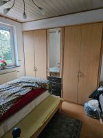 Schlafzimmer mit Schrank und Bett Niedersachsen - Langwedel Vorschau