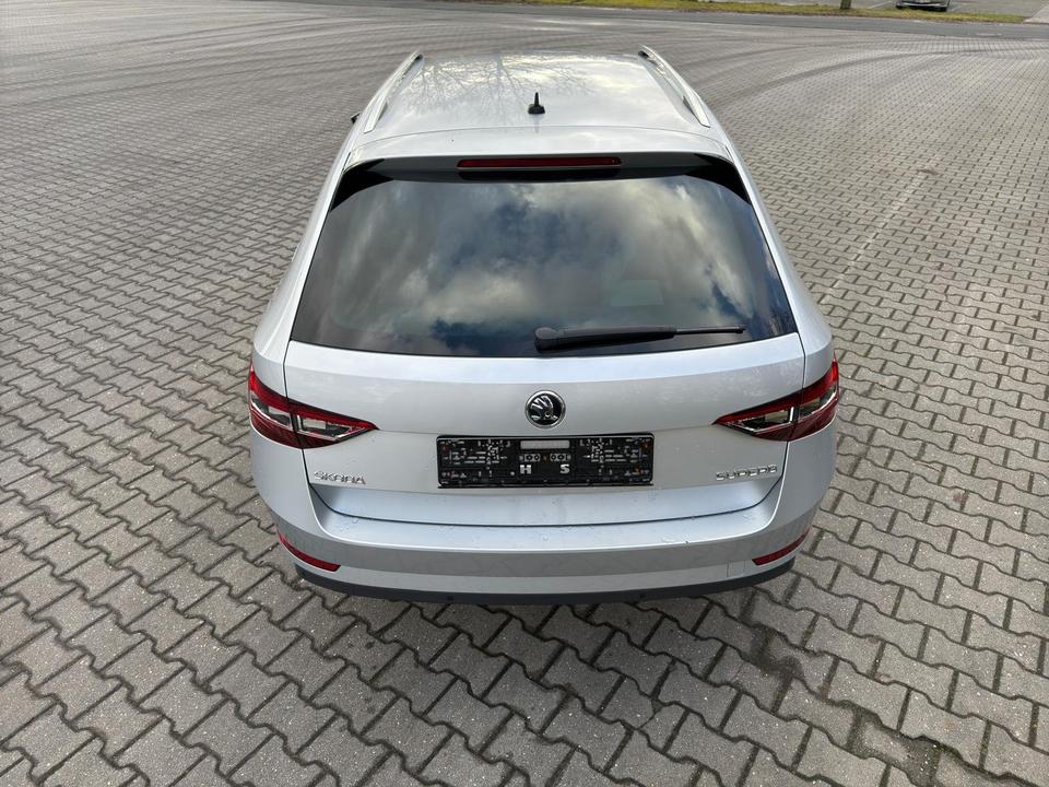 *Skoda Superb III 2.0 TDI Stand Hzg, wenig km, DSG, Navi, Leder in Leer (Ostfriesland)