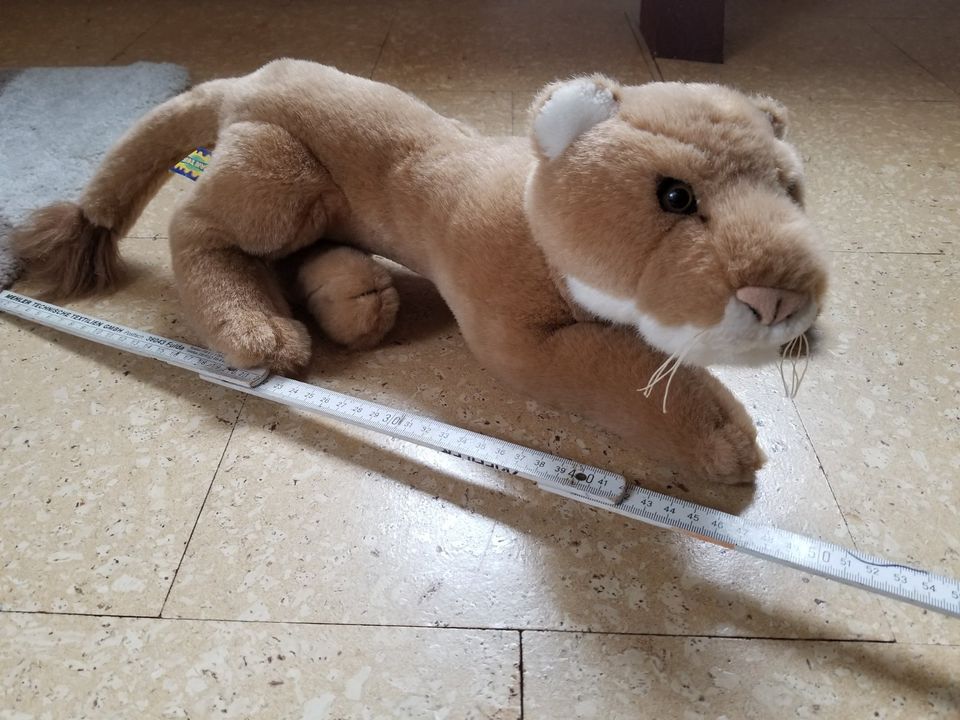 Stofftier Puma ca. 50 cm Länge in Reichshof
