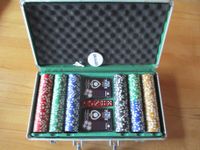 Pokerkoffer Aluminium silber mit Inhalt 300 Chips usw. Bayern - Freyung Vorschau
