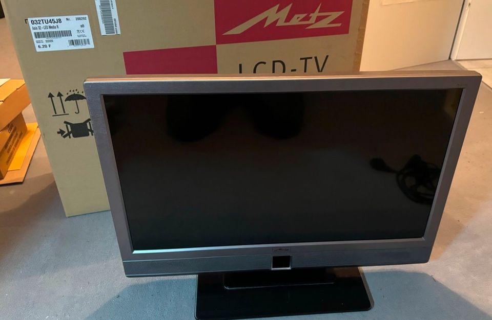 Metz Axio 32 LED Media R, 32 Zoll (80cm), FullHD 1080p, LCD in Rodgau