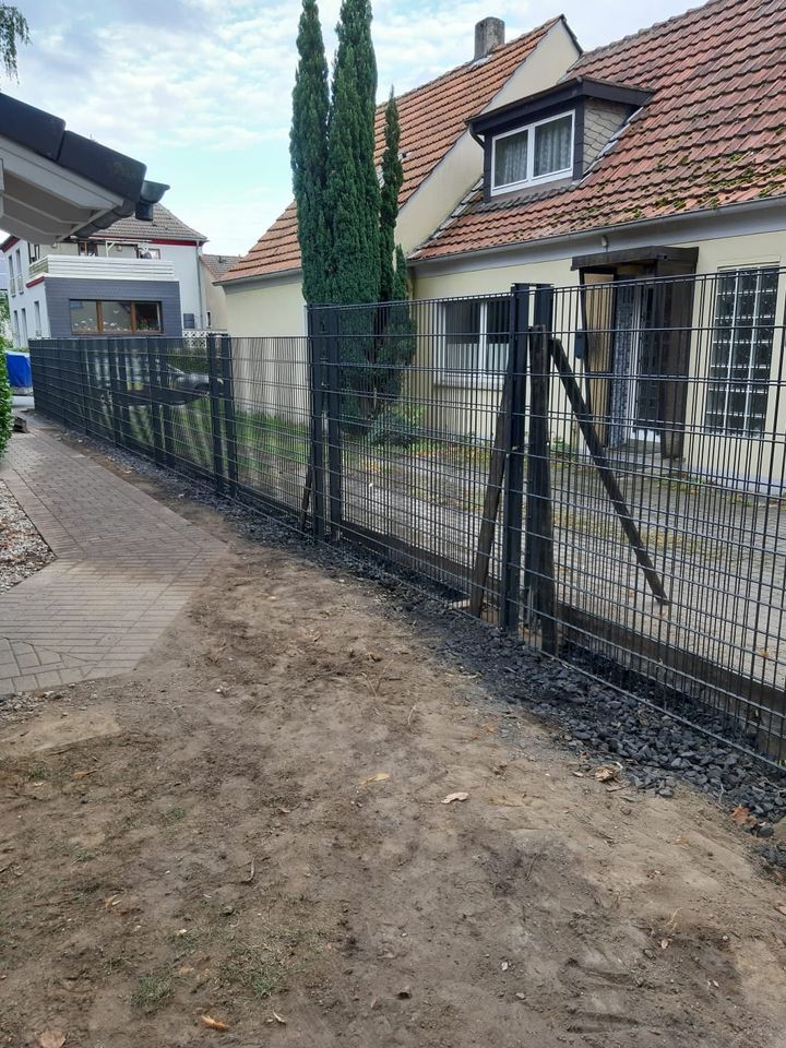 Garten und Landschaftsbau Baggerarbeiten Heckenschnitt Zaun in Schwerte