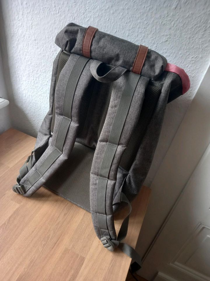 Herschel Rucksack Little America in Heidelberg