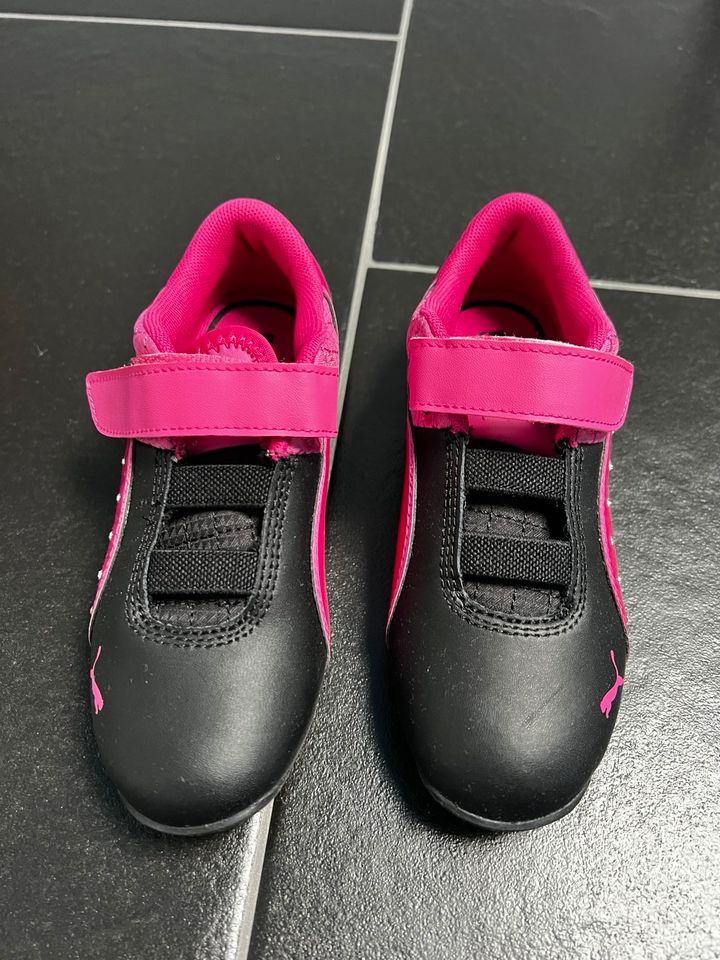 NEU, Kinder Mädchen Puma Schuhe schwarz/pink Größe 31 in Bad Kreuznach