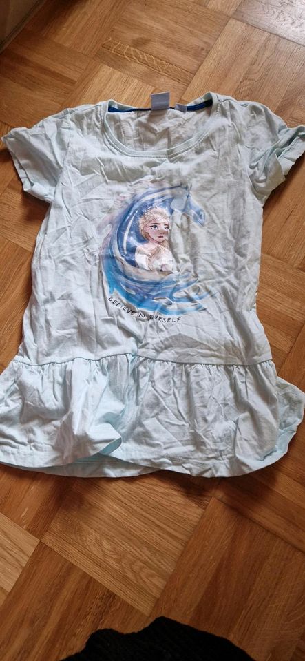 Elsa T-shirt Gr. 122/128 für 1,50€ in Windeck