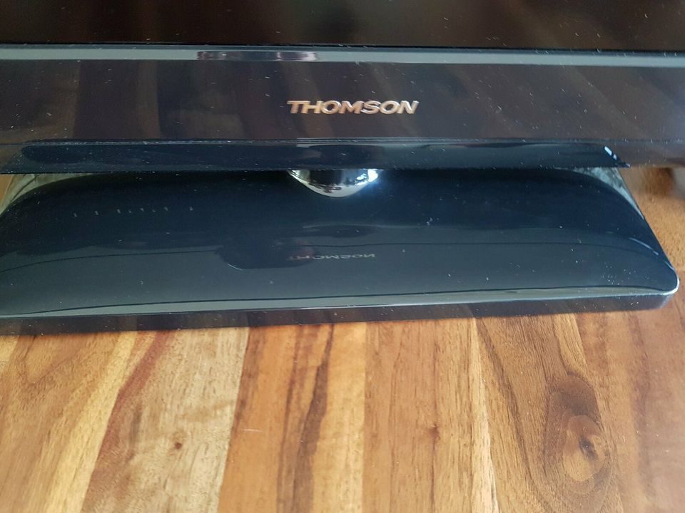 TV Thomson 40FS3246, 102 cm (40 Zoll) LCD Fernseher - Top Zst. in Eschelbronn