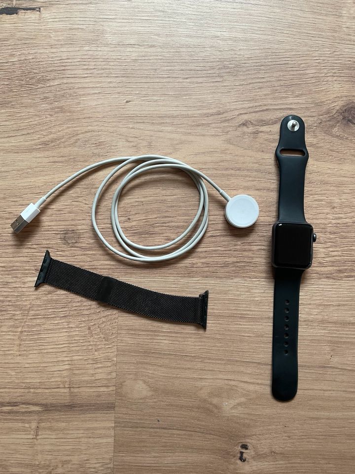 Apple Watch Series 2 38mm Space Grey in Wolfsburg