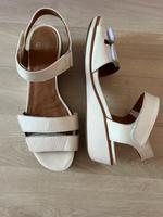 ARA Sandalen Gr  7.5 (40-40.5-41) weiß wie neu München - Maxvorstadt Vorschau