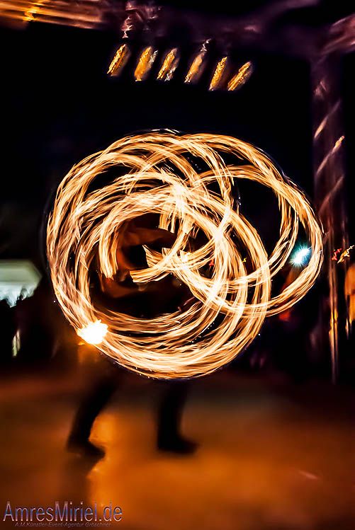 FIRE TWISTER & große CREW! Feuershow Feuerspucker Feuerschlucker! in Berlin