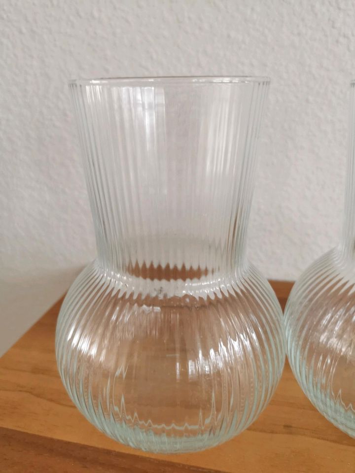 2 Vasen, Vasen Set mit Rillen in Tuttlingen