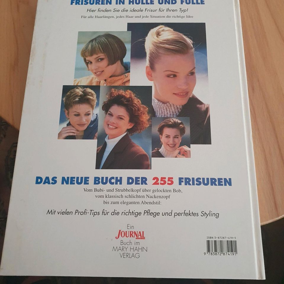 Buch mit 255 Frisuren*1995er Jahre*Buch*Fachbuch* in Dachau