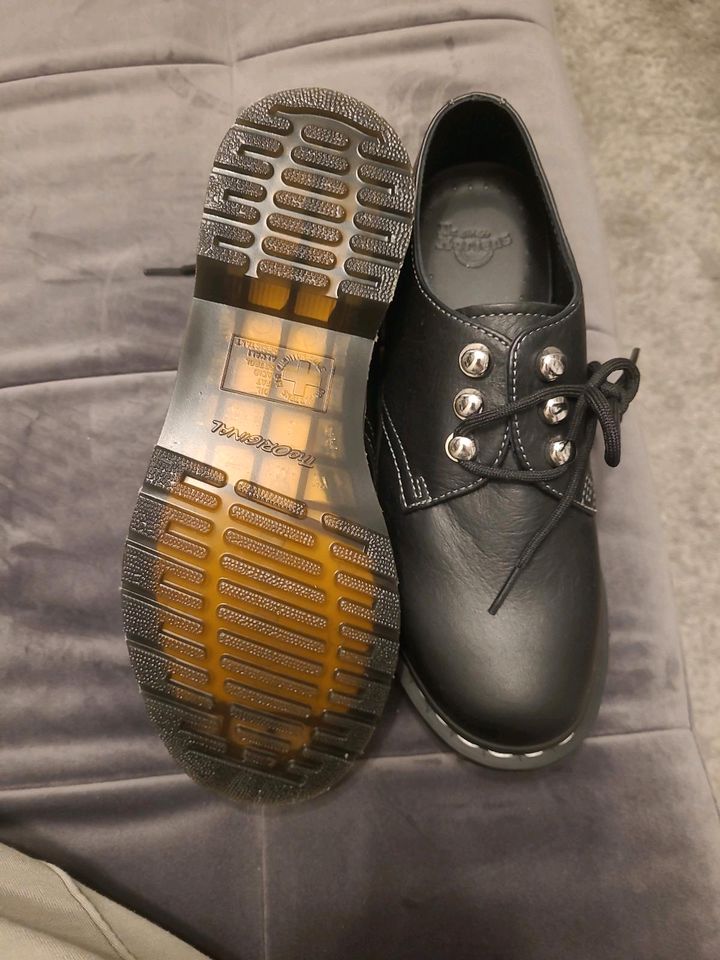 *NEU* schwarz Dr. Martens 1461 Hardware Virginia Leder Gr. 39 NEU in Krefeld