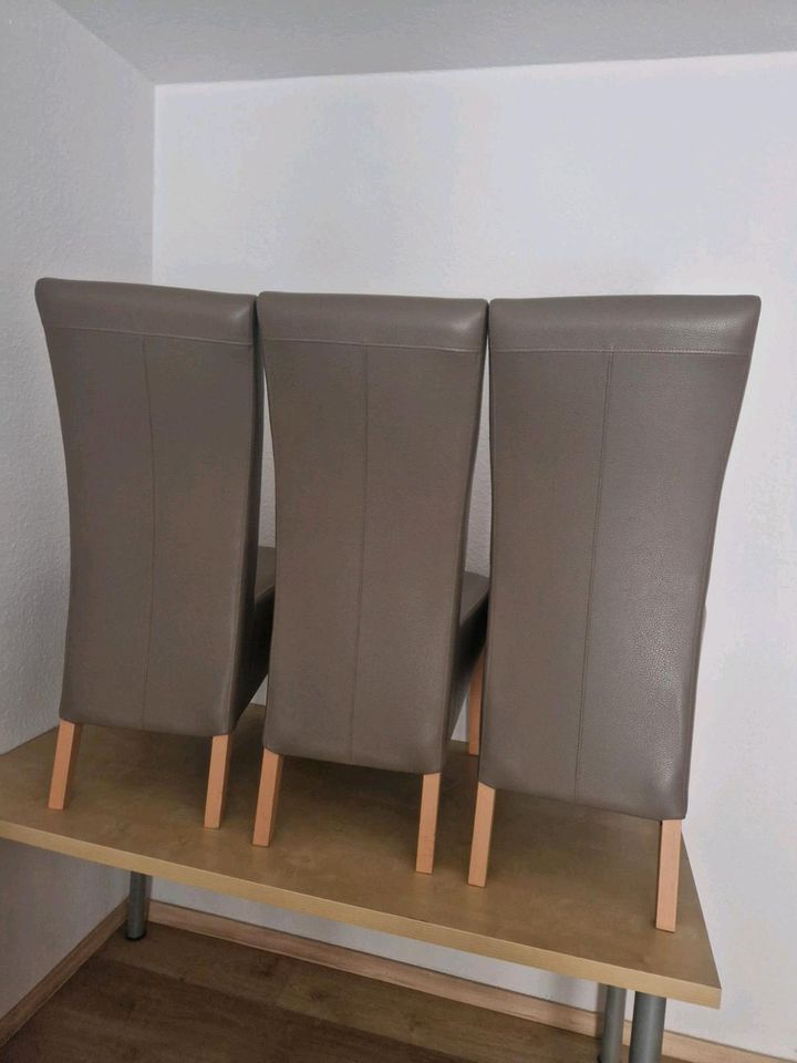 Tisch mit 3 Stühle in Eberbach