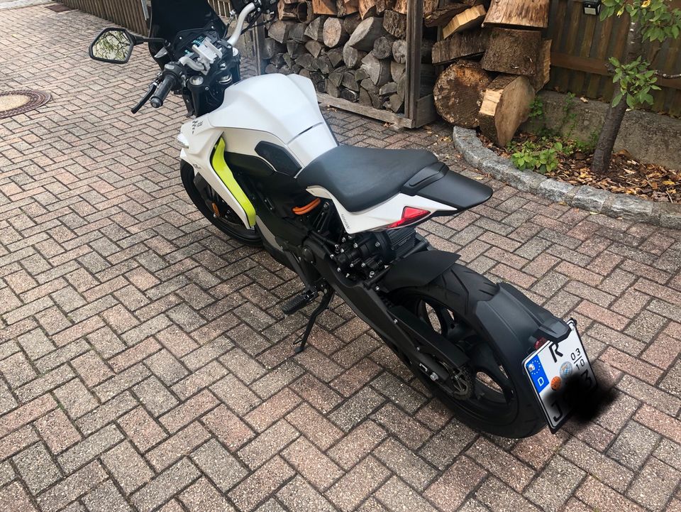 Voge ER 10 Elektro Motorrad 11Kw /6000W in Wenzenbach