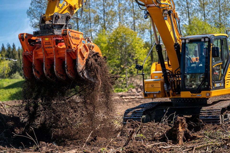 Westtech Woodcracker G1650 Roderechen / Greifarme  Bagger lagernd in Burghaun