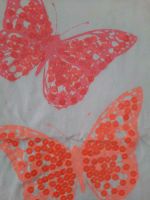 Mädchen T-Shirt Schmetterlinge Gr.122-128, weiss, neuwertig Nordrhein-Westfalen - Herzebrock-Clarholz Vorschau