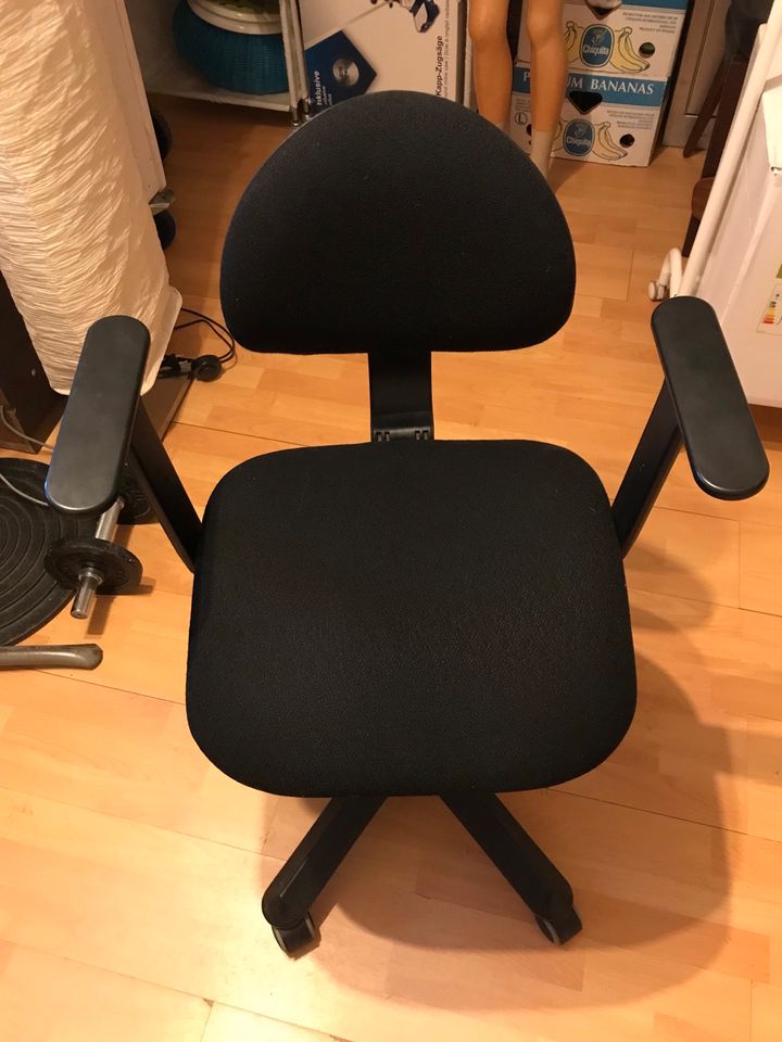 Schreibtisch Stuhl schwarz in Springe