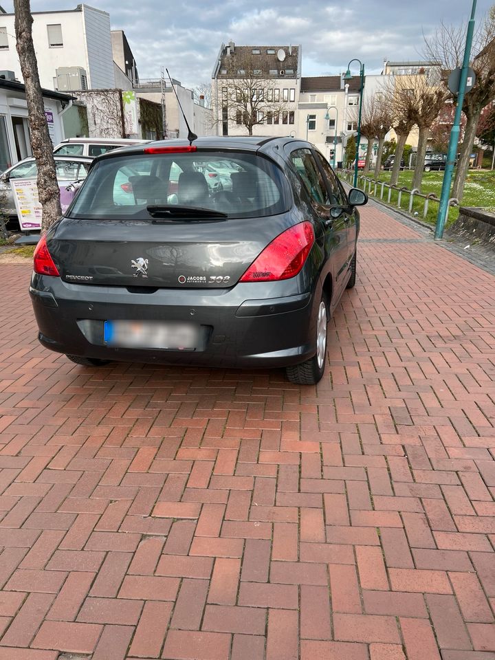 Peugeot 308 in Bonn