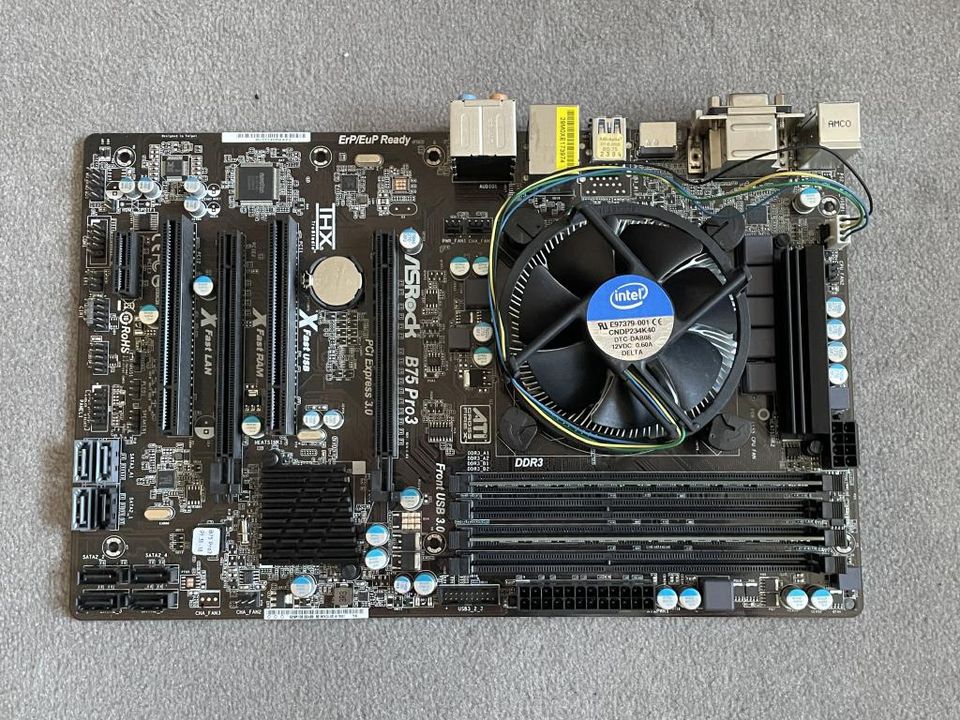 Asus Mainboard P75 Pro3 mit Intel Prozessor und Speicher in Oppenau