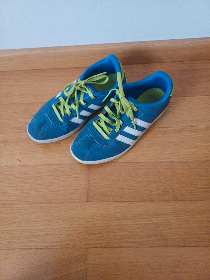 ❤️ Jungenturnschuhe I Adidas I Gr. 35 in Kümmersbruck