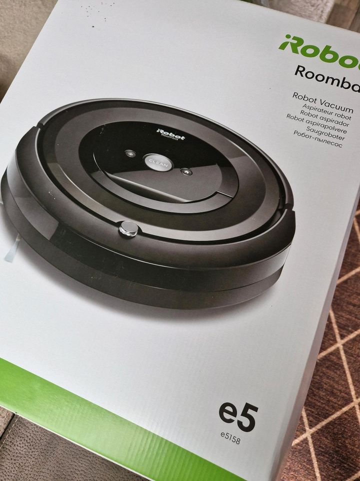 IRobot Roomba E5 Tierhaar/ Roomba App in Raisdorf