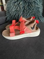 Nike Sandalen Gr.36,5 NEUWERTIG Düsseldorf - Pempelfort Vorschau