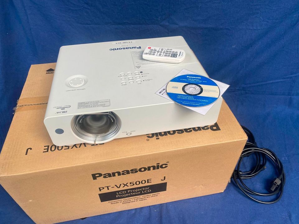 Beamer Panasonic PT-VX500 in Detmold