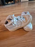 Sneaker von Nike in Größe 37,5 Niedersachsen - Lamspringe Vorschau