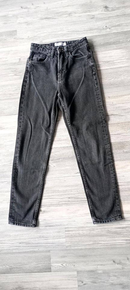 Bershka MOM Jeans 32 (3Stk) in Heinsberg