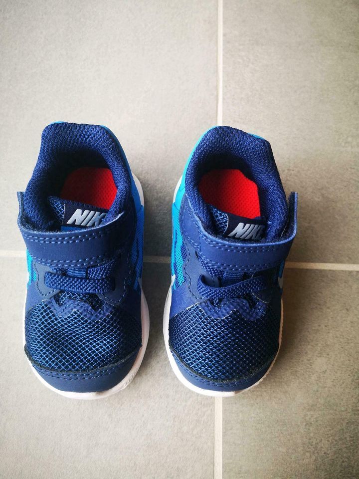 Nike Babyschuhe 18,5 in Zorbau