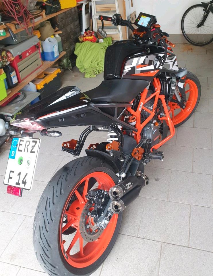 KTM DUKE 125 in Lößnitz