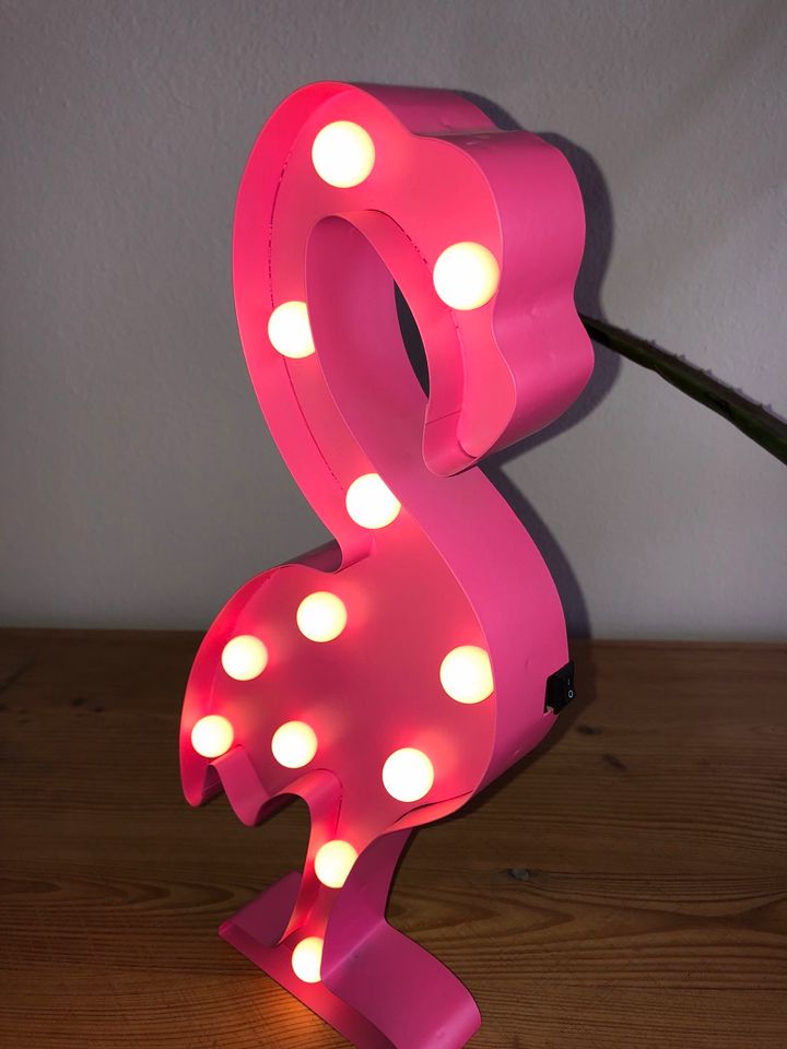 Flamingo Deko Leuchte Tischlampe pink batteriebetrieben in Traunstein