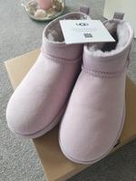 UGG Mini Gr. 38  ♡ Original mit Karton ♡ SOMMERFARBE ♡ Schleswig-Holstein - Kaltenkirchen Vorschau