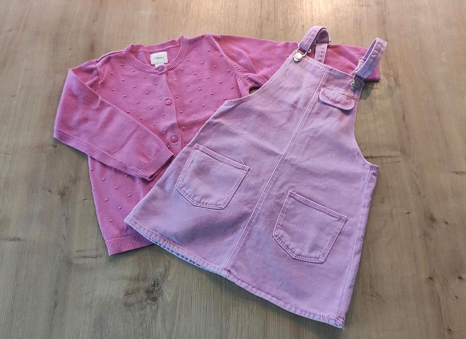 Pinkes Set*Sommer*Zara*Jeanskleid*Latzkleid*Strickjacke*Sfera*104 in Schleiden