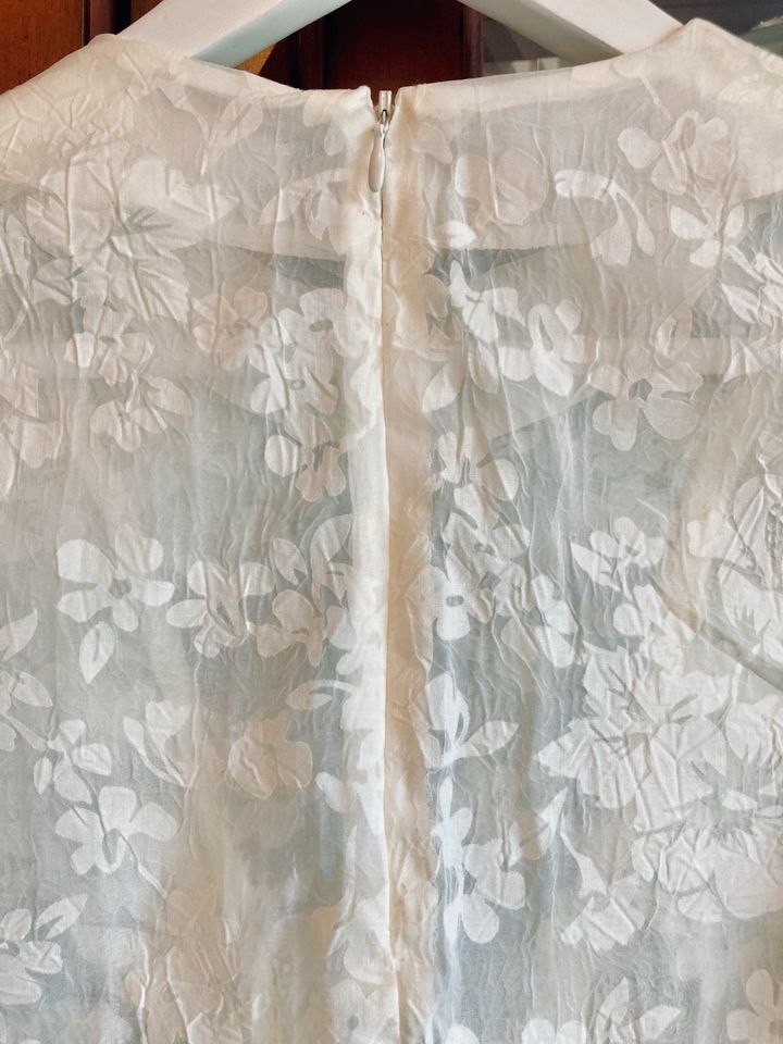 H&M Rüschenbluse creme Gr. 34 XS Neu mit Etikett in Meerbusch