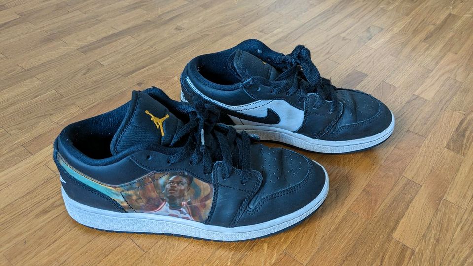 Nike Air Jordan Kinder Gr. 36,5 schwarz Hologramm in Heidelberg