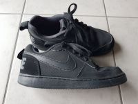 Nike Sneaker Turnschuhe Größe 36,5 Farbe / schwarz Niedersachsen - Wallenhorst Vorschau