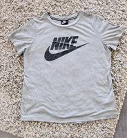 Nike Sport Shirt L grau Niedersachsen - Vienenburg Vorschau