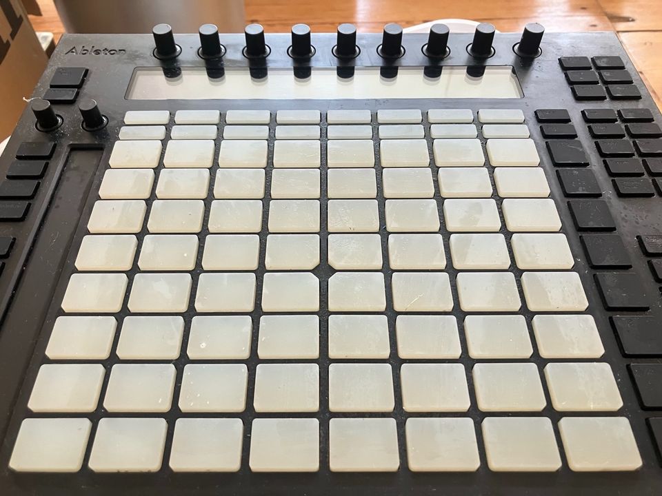 Ableton Push 1 + Ableton Live 10 Suite Software in gutem Zustand in Berlin