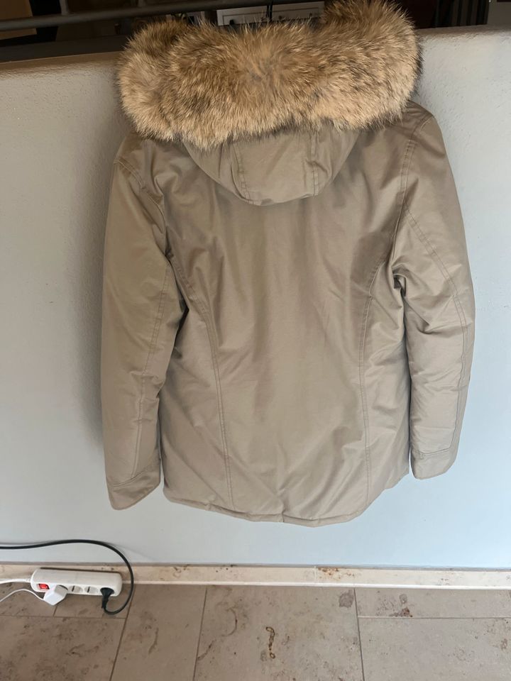 Woolrich Daunenparka, NEW / Mantel  / Jacke Gr. M, beige in Ravensburg