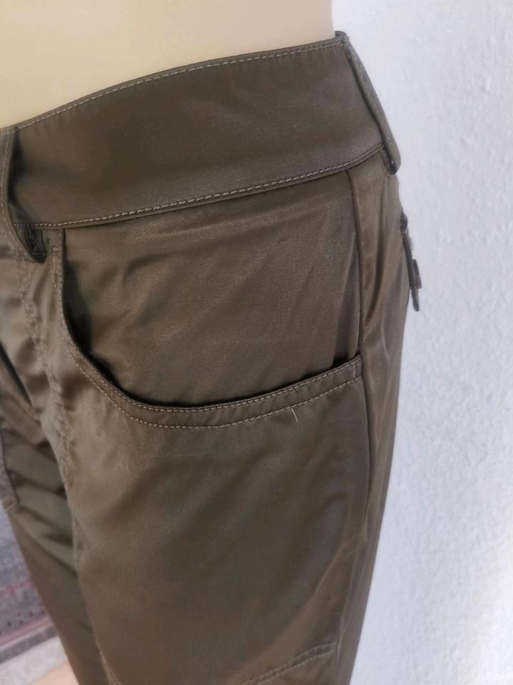 Hose Gr 34,von Cambio, neu, oliv changierend, weites bein, in Lohne (Oldenburg)