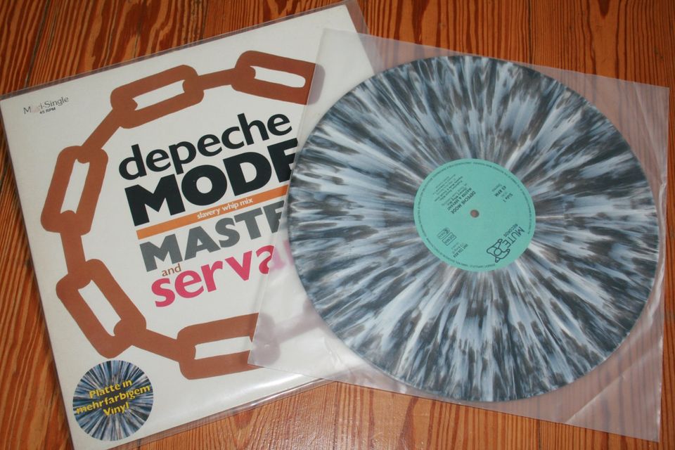 Colored Vinyl 12" DEPECHE MODE Master and Servant in Hamburg