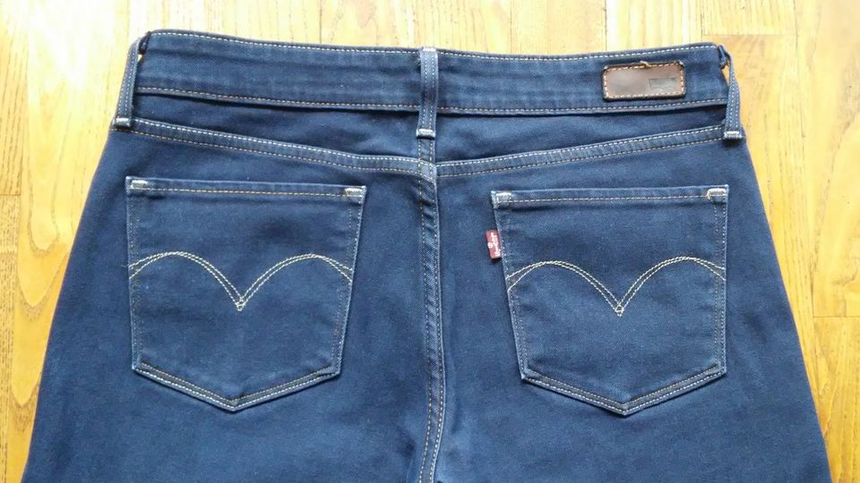 Levis Demi Curve Jeans Hose W 31 L 32 Blau Skinny in Hamburg