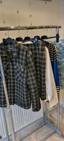 Bekleidungspaket 12: schwarz, weiß, Jeans Gr. 48 5 Teile -1 Preis Saarland - Schwalbach Vorschau