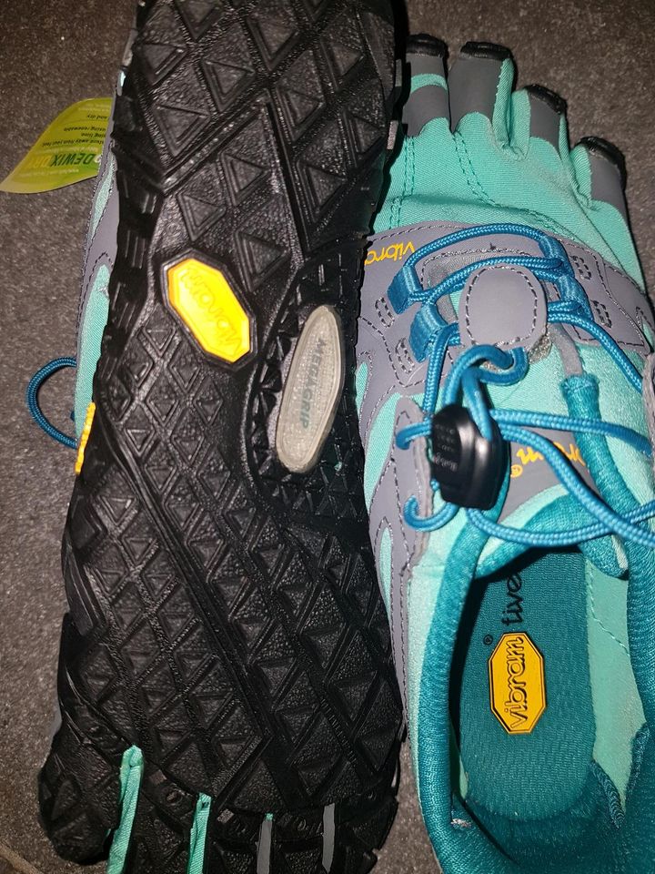 Vibram Fivefingers Laufschuhe Größe 36 neu in Krefeld