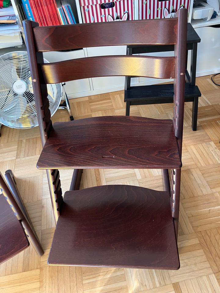 2 Original Stokke Tripp Trapp Hochstuhl Nussbraun Zwillinge in Darmstadt