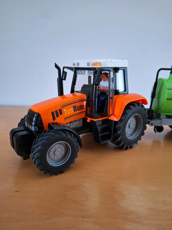 Farm Master Land Care Team T17598-XF  Traktor mit Sprühanhänger in Süplingen