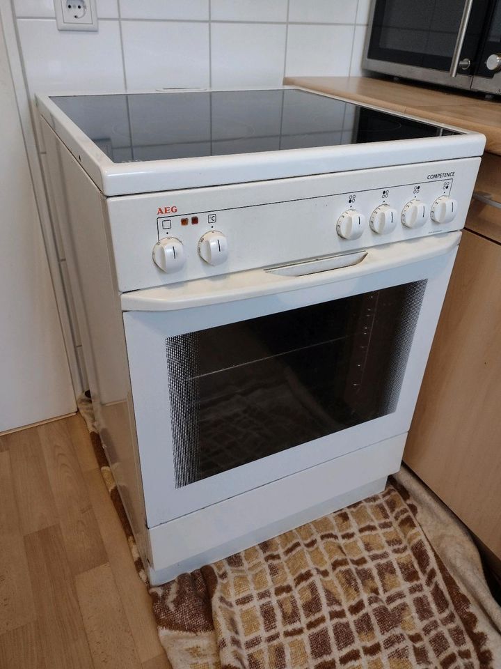 AEG COMPETENCE Standherd 60cm Ceranfeld Elektroherd Backofen weiß in Hessen  - Bensheim | Herd, Elektroherd oder Backofen gebraucht kaufen | eBay  Kleinanzeigen ist jetzt Kleinanzeigen