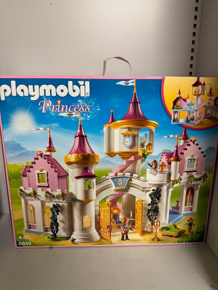 Playmobil Prinzessinnenschloss 6848 mit sehr viel Zubehör + OVP in Paderborn